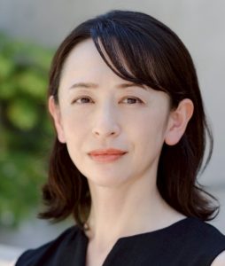 荻野友里のサムネ画像