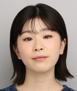 小山葵生のサムネ画像